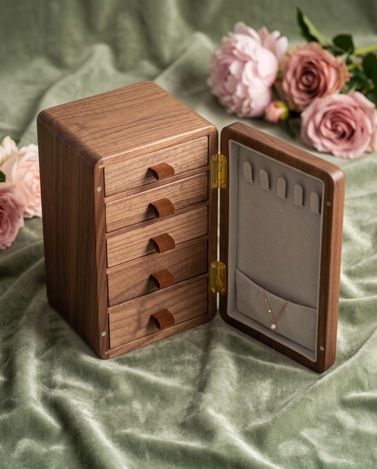 Boîte à bijoux moderne en bois - vert sauge, angle 3/4