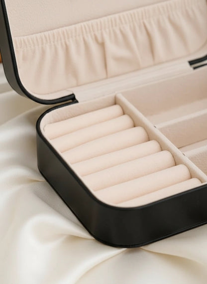 Boîte à bijoux cuir noir – Coffret moderne et raffiné
