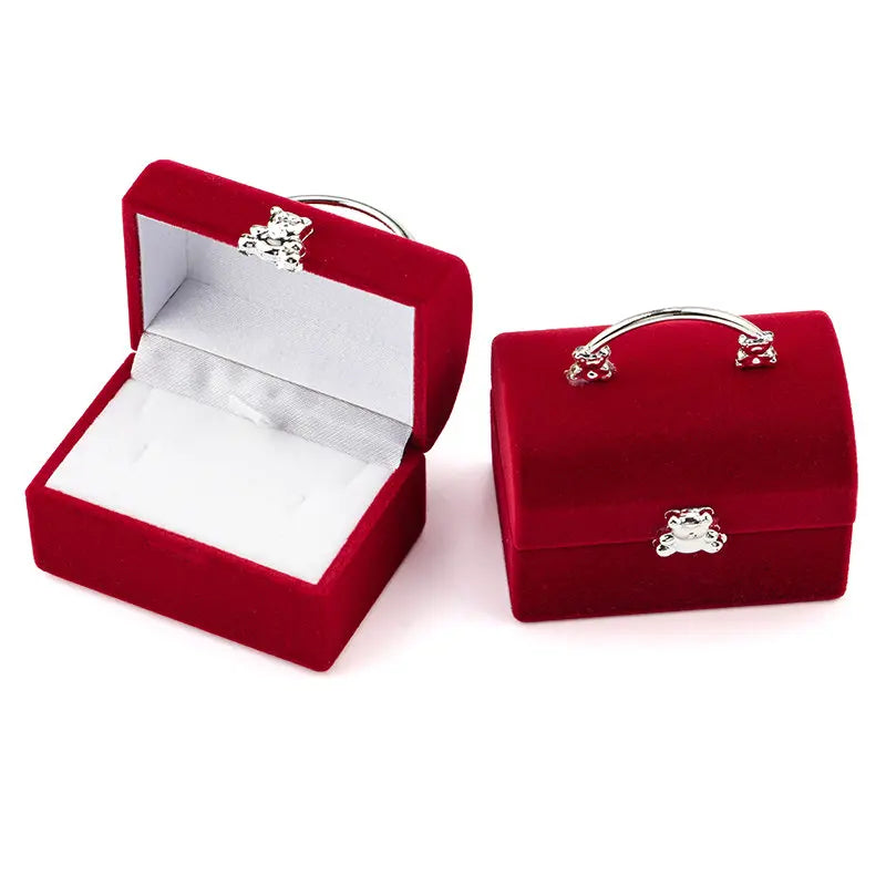 Écrin Ourson Velours Rouge – Bague ou Pendentif
