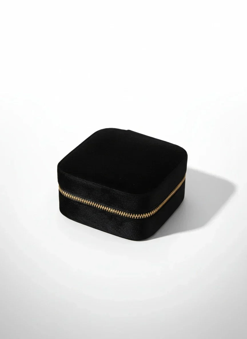 Petite boîte à bijoux noire pour femme