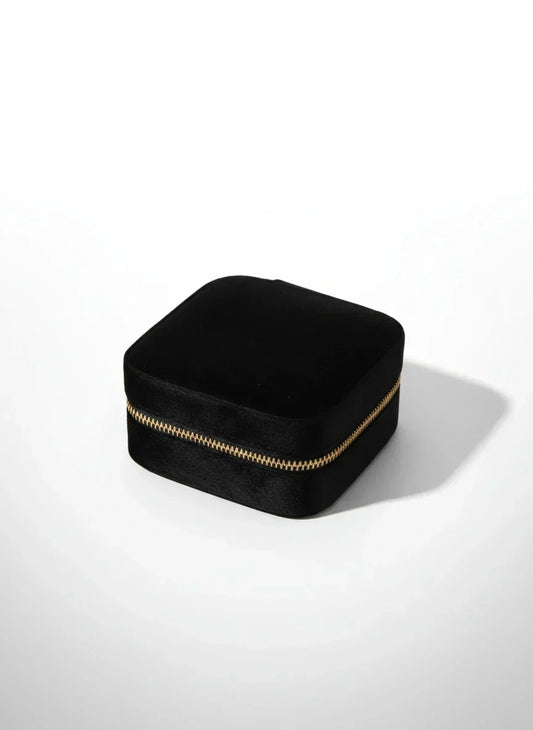 Petite boîte à bijoux noire pour femme