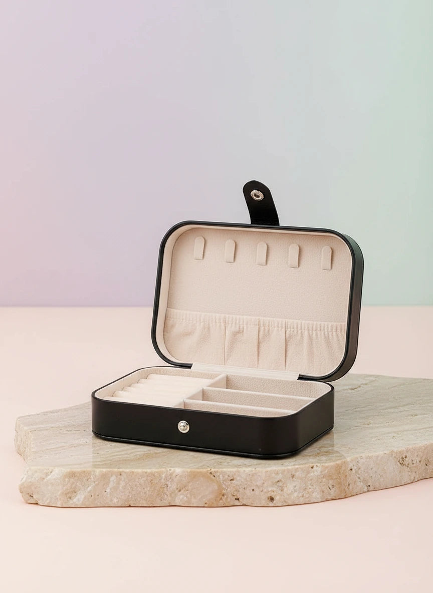 Boîte à bijoux cuir noir – Coffret moderne et raffiné