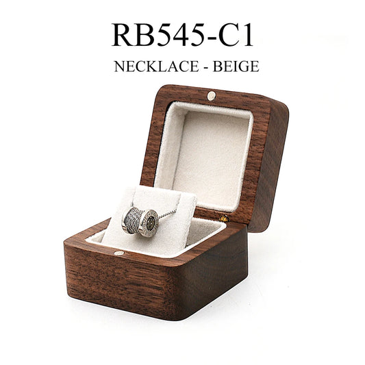 Écrin à Collier Bois Massif Gravable – Doublure Velours Élégante