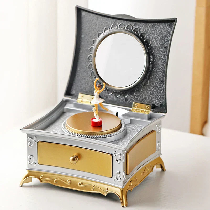 Boîte à bijoux en argent