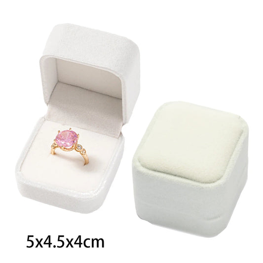 Écrin Carré Velours Blanc Ivoire – Bague ou Boucles d'Oreilles