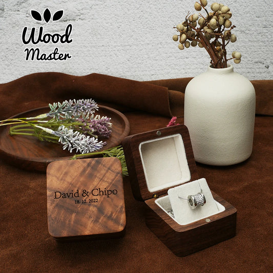 Écrin à Collier Bois Massif Gravable – Doublure Velours Élégante