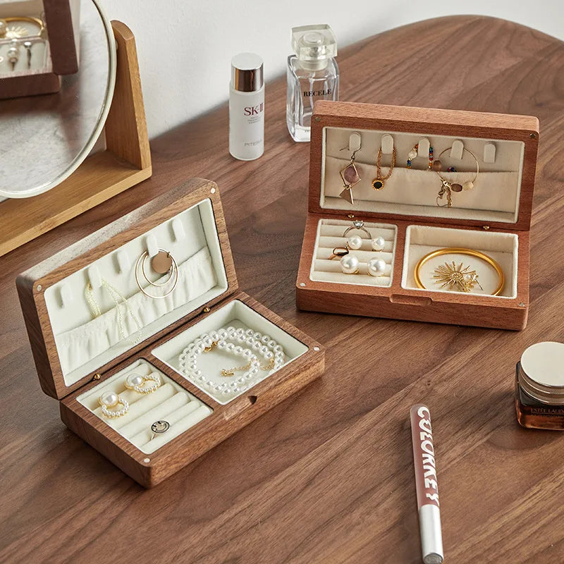 Boîte à bijoux en bois vintage