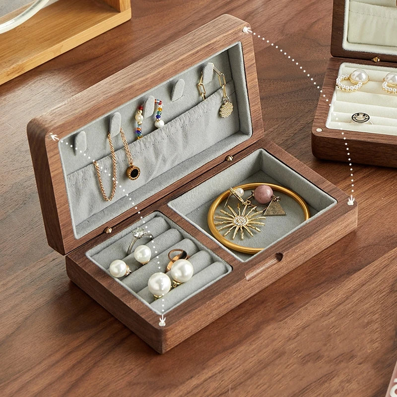 Boîte à bijoux en bois vintage