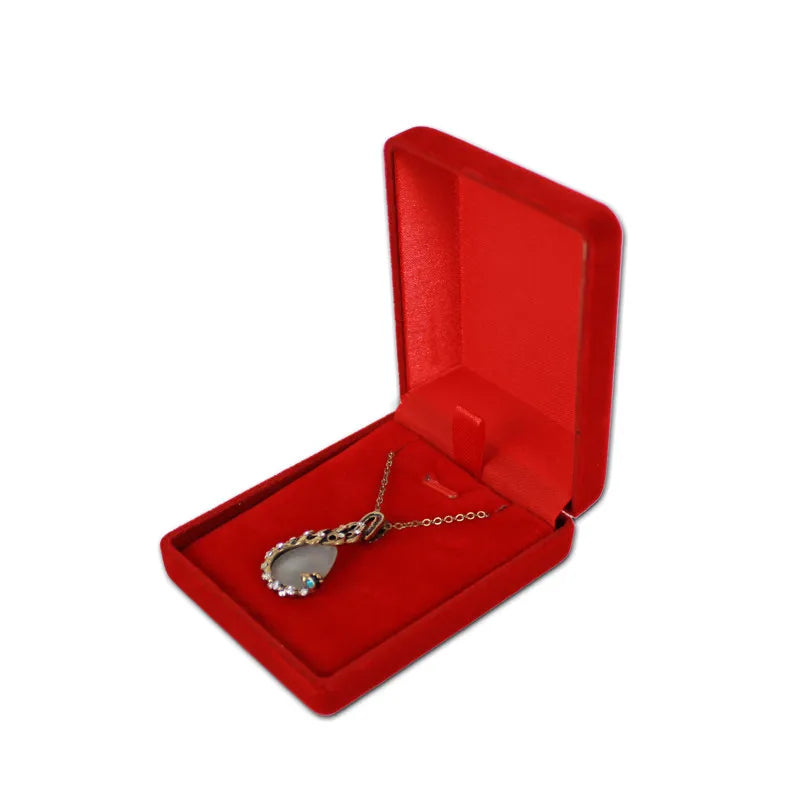 Écrin Nuptial Velours Noir et Rouge – Collier