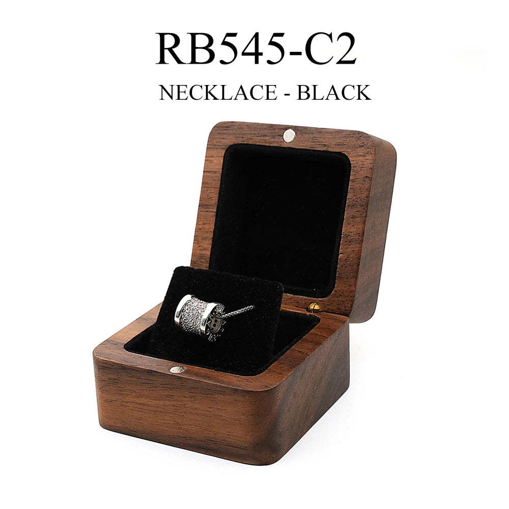 Écrin à Collier Bois Massif Gravable – Doublure Velours Chic