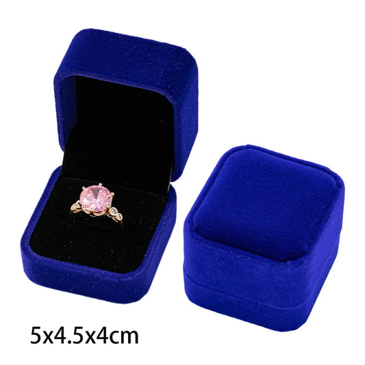 Écrin Carré Velours Bleu – Bague ou Boucles d'Oreilles