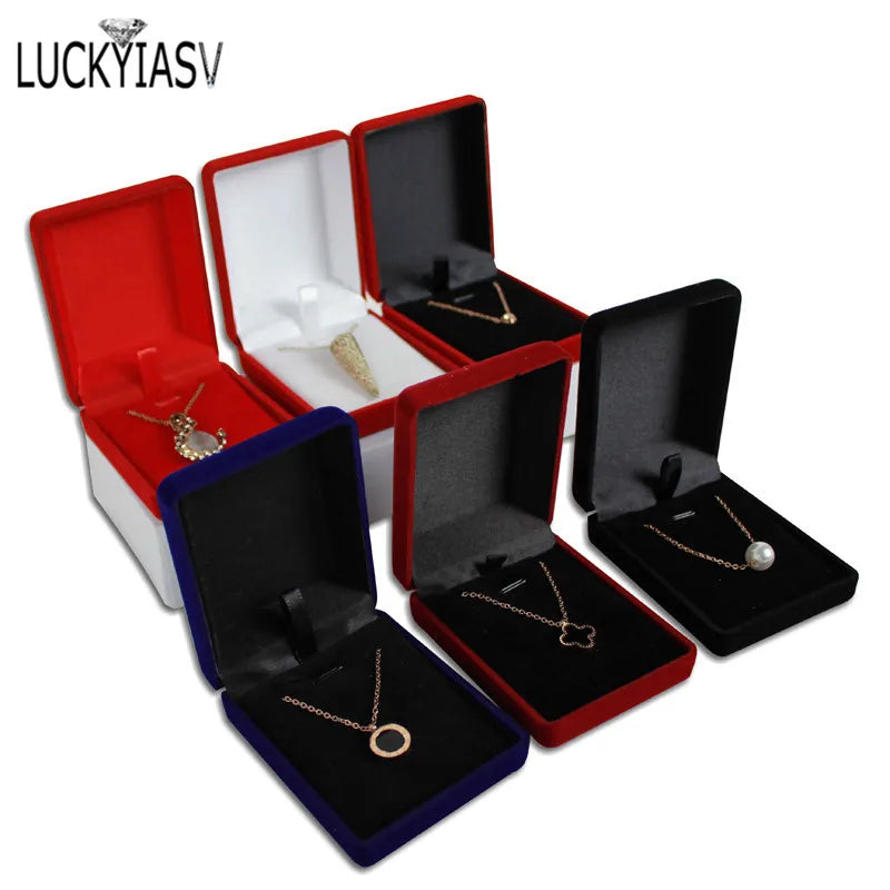 Écrin Nuptial Velours Noir – Collier