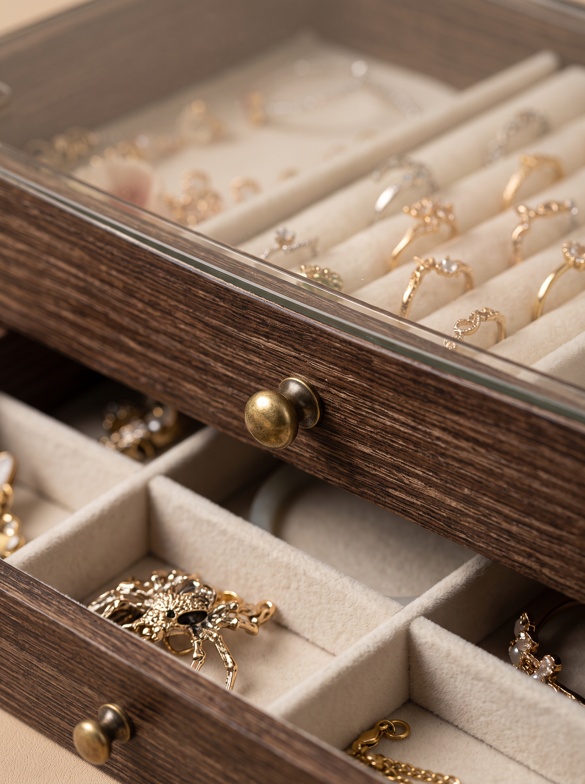 Boîte à Bijoux Multi-Niveaux en Velours