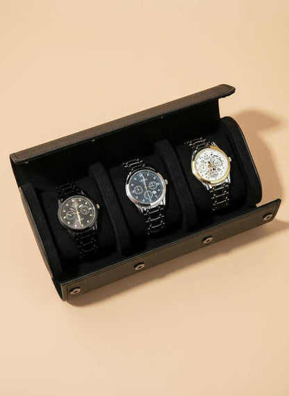 Vue du dessus des 3 compartiments à montres en cuir noir