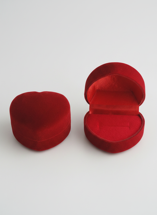 Écrin velours rouge coeur pour bague