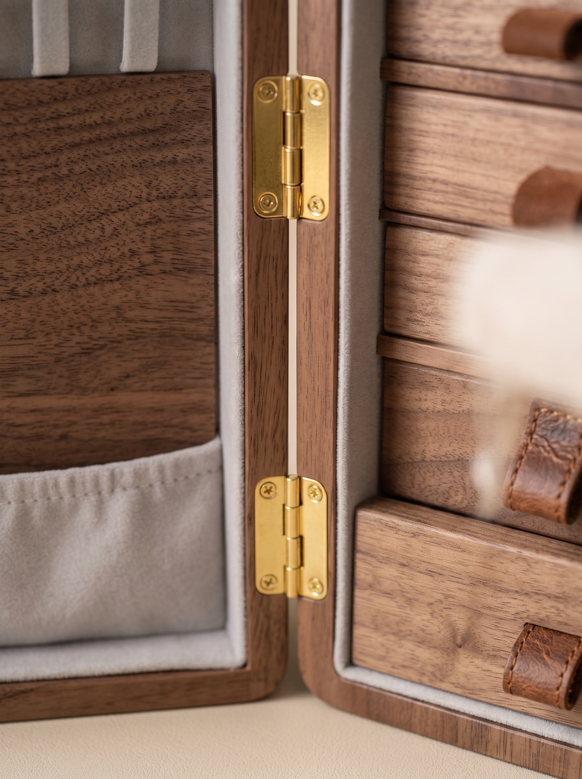 Boîte à bijoux moderne en bois