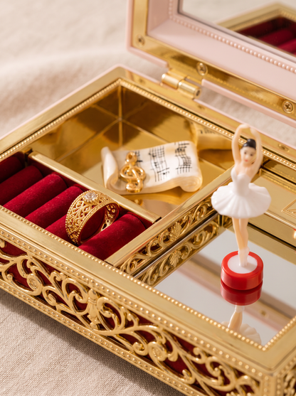 Boîte à bijoux danseuse musical