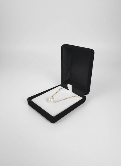 Écrin nuptial velours noir et blanc avec collier